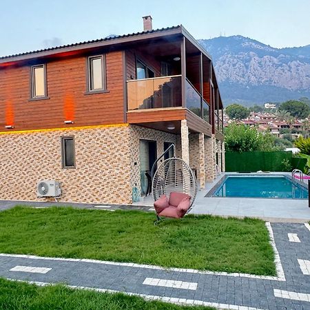 Karaoez Ada Bungalows & Villa Luaran gambar