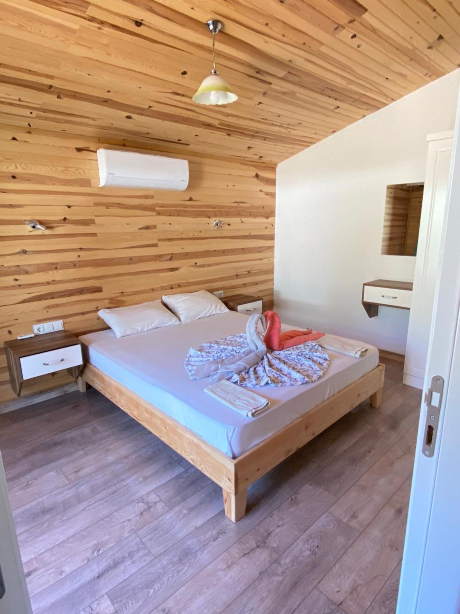 Karaoez Ada Bungalows & Villa Bilik gambar