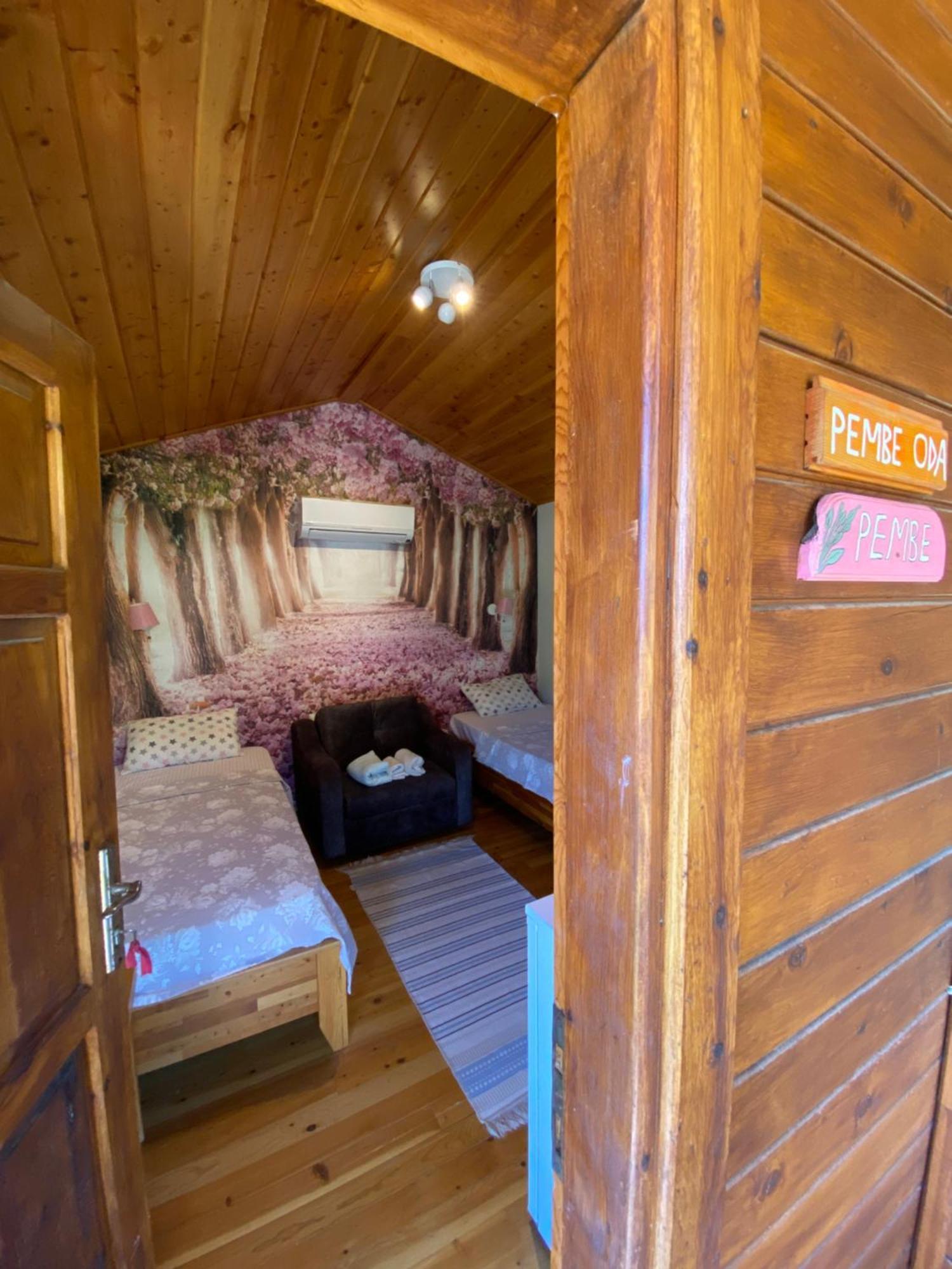 Karaoez Ada Bungalows & Villa Bilik gambar
