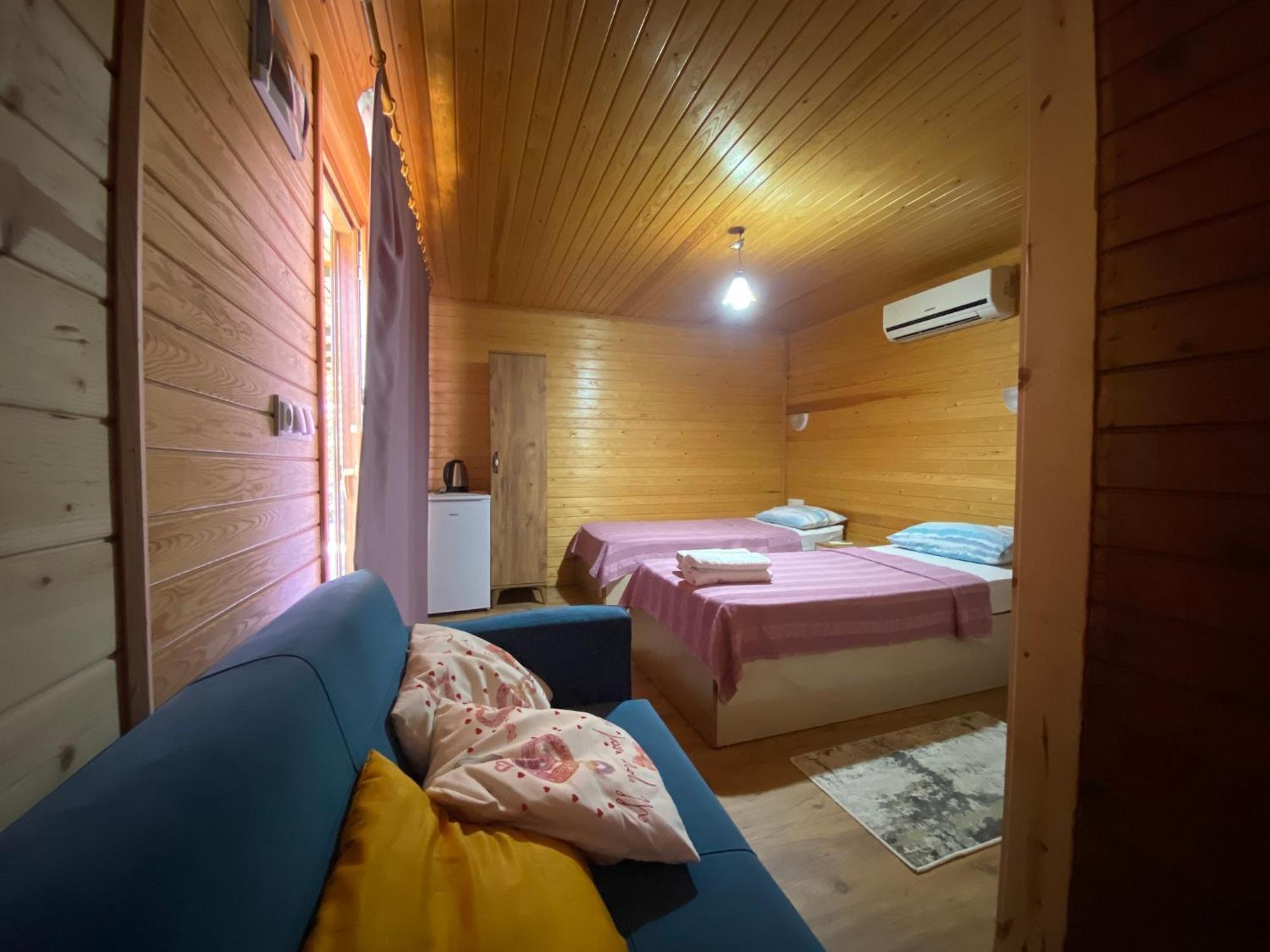 Karaoez Ada Bungalows & Villa Bilik gambar